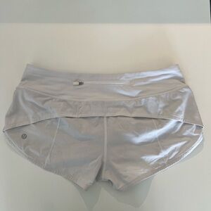 Lululemon Speed Up Shorts Low-Rise 2.5” Inseam Size 8 White